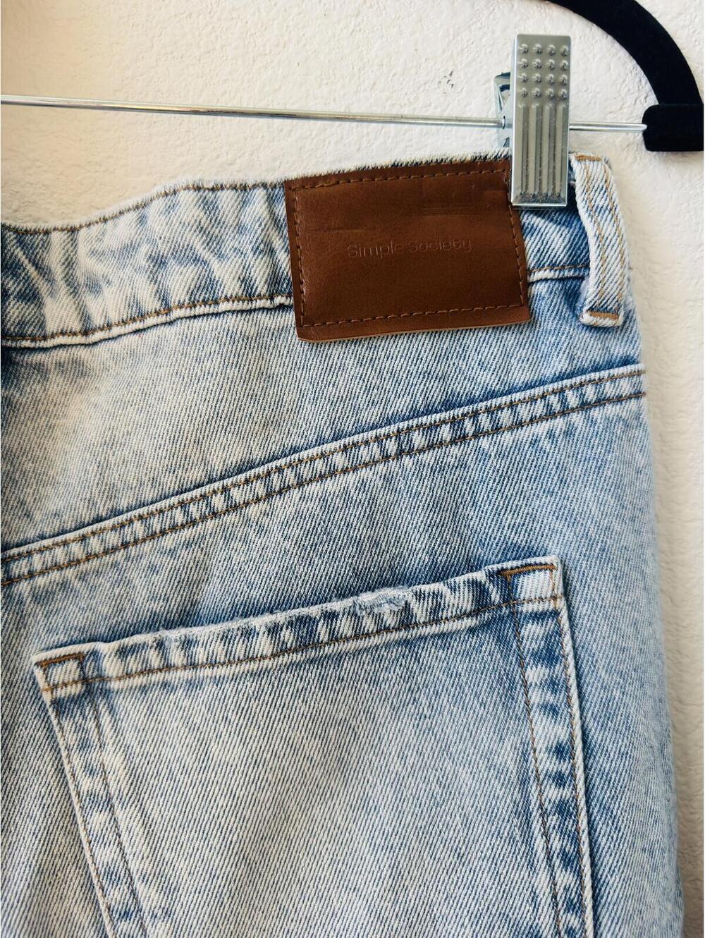 GAP Denim 9" Bermuda Shorts Size 10/30 - Picture 2 of 9